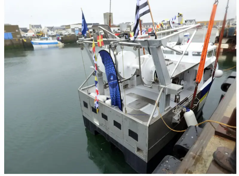Vue du pont arrière du chalutier de 12 m Le Canot
