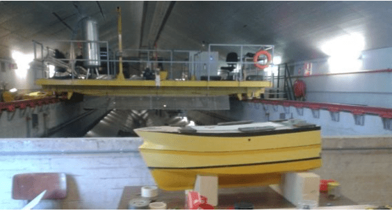 Vue modèle réduit carène innovante Cupidon II pour essais en bassin des carènes