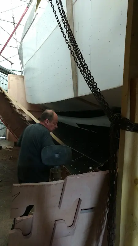 Jean-Bernard Furstenberger au démoulage du navire Le Canot Jean-Bernard Furstenberger au démoulage du navire Le Canot