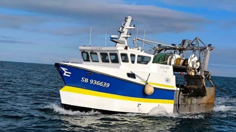 Chalutier dragueur polyvalent Le Canot 11m95x5m carène innovante